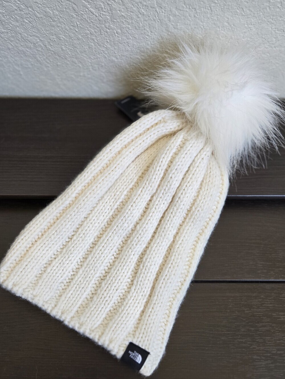 nwt the north face oh mega city pom pom gardenia white beanie OS